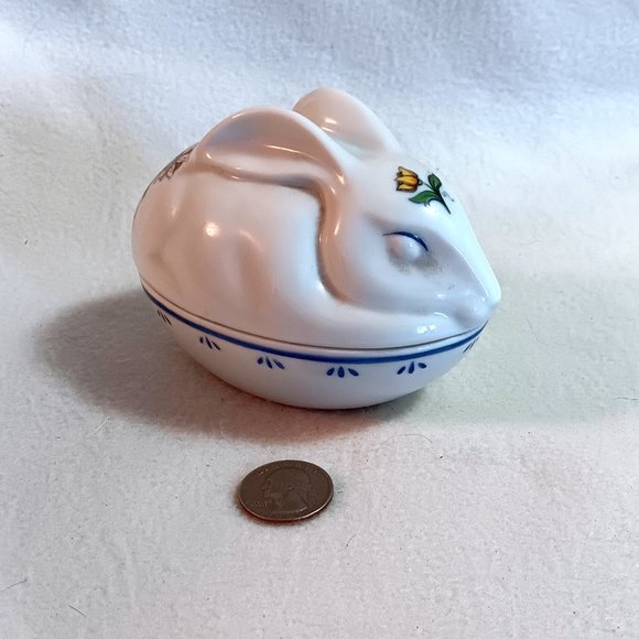 Elizabeth Arden Roma al Fresca scented bunny candle - candle un-used, no box - Picture 2 of 4